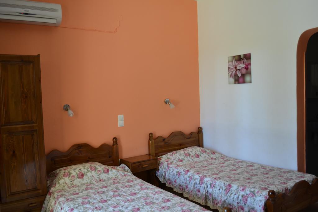 Salvanos Residence Ypsos Room photo